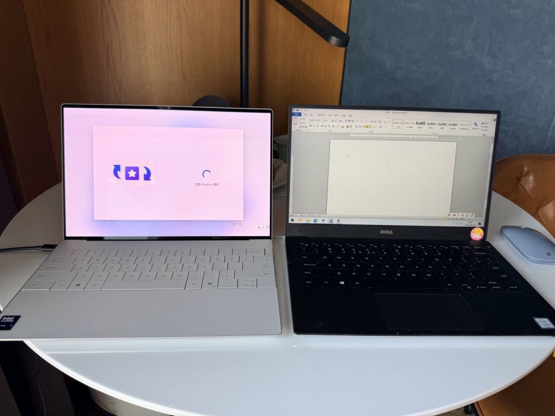戴尔XPS 13 2026双版本对比：同一个1kg机身，7649和13499差了5850元，开学季选哪档