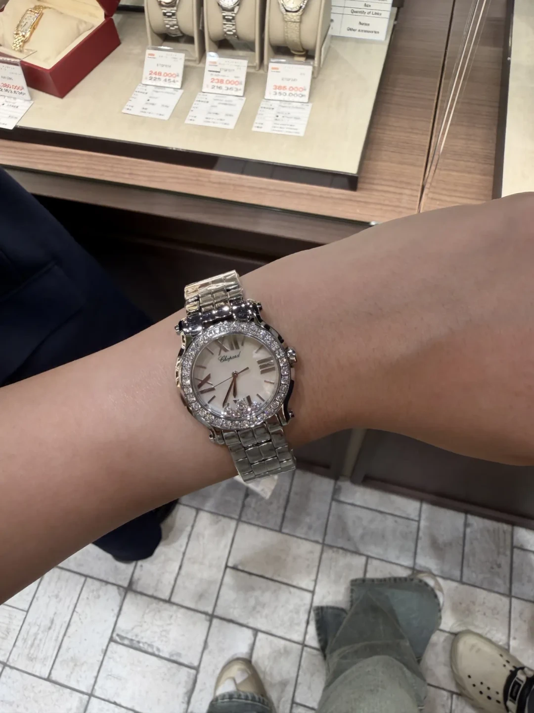 萧邦快乐钻,专柜6万、二手2.78万:七夕这块表怎么买不亏