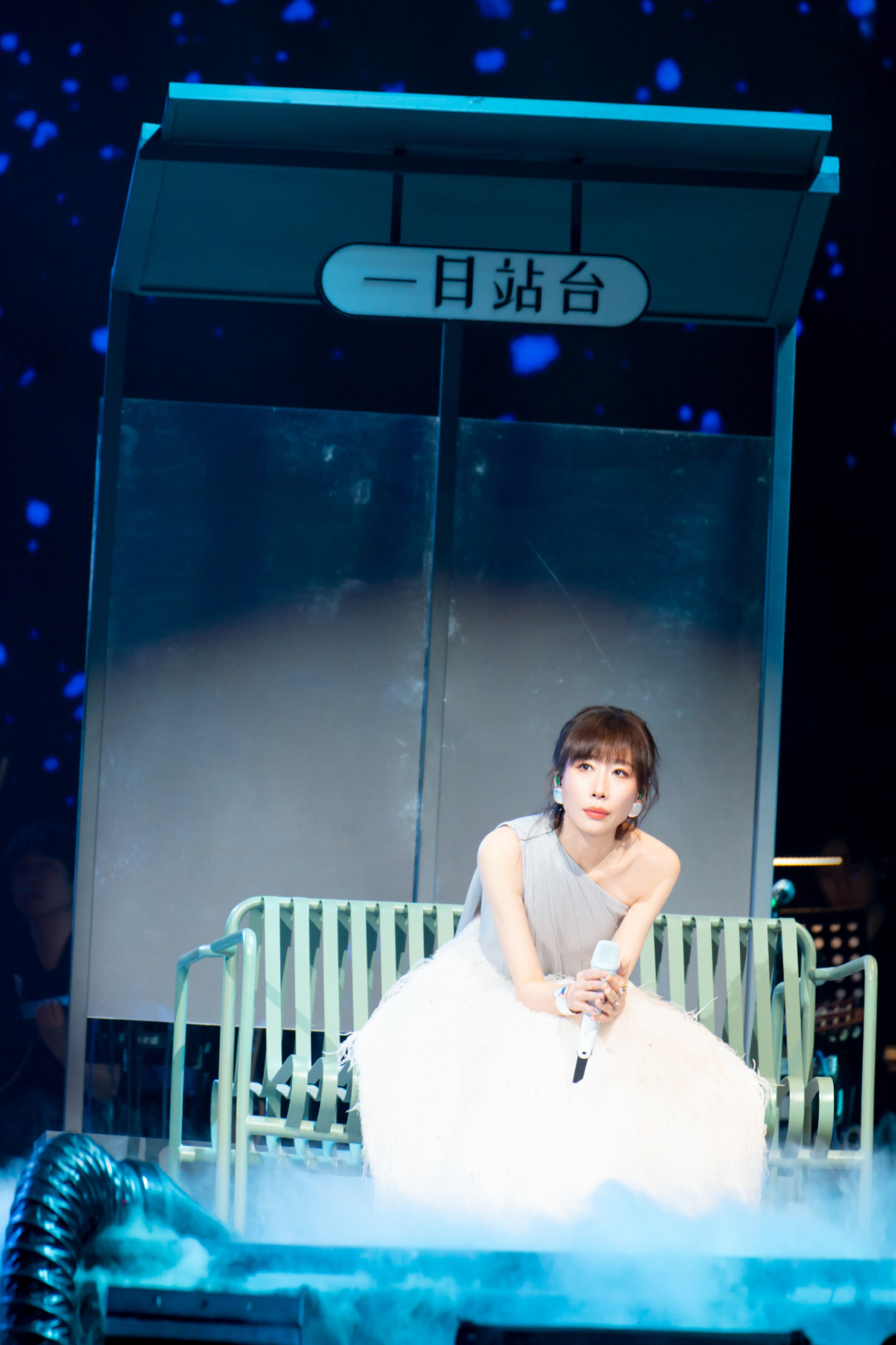 任素汐首轮巡演收官:3城全开麦、黄牛价疯涨、有人被骗20万,想蹲加场的先看这篇