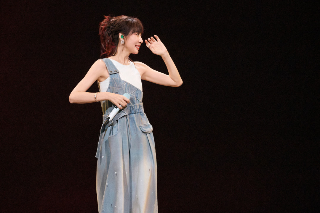 任素汐首轮巡演收官:3城全开麦、黄牛价疯涨、有人被骗20万,想蹲加场的先看这篇