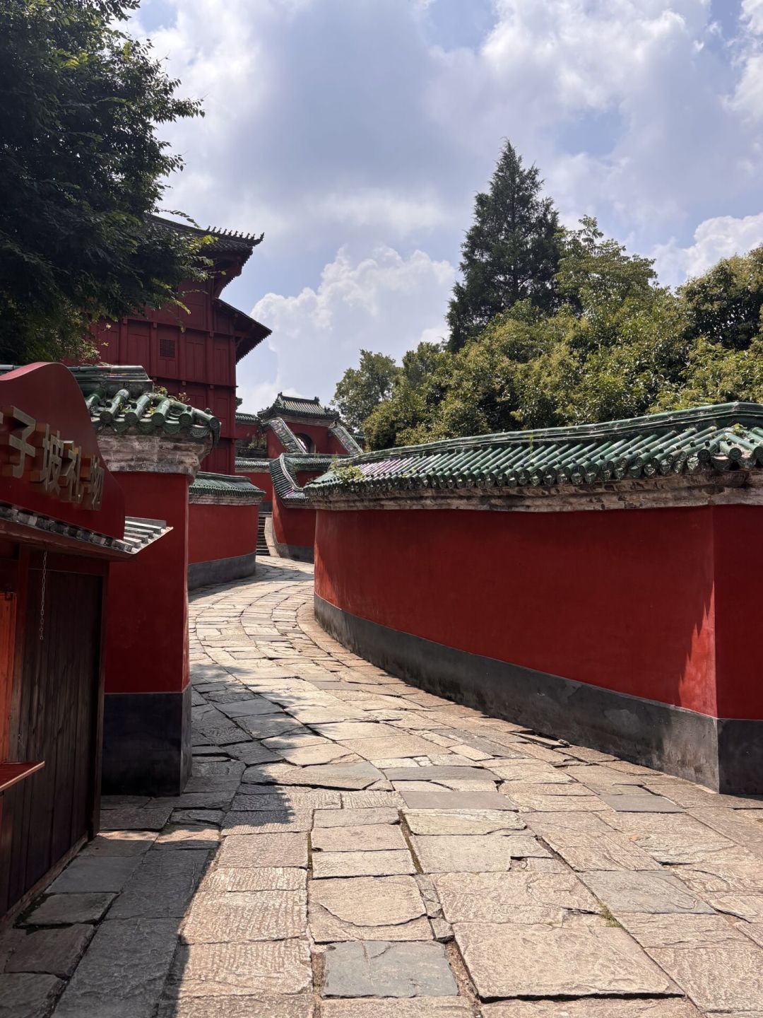 武当山因台风闭园3天后重开：想上山拜真武，今年秋天有3个时间窗口和1条新规