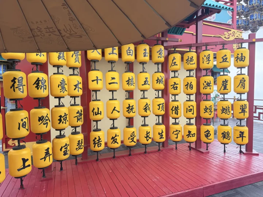 暑假结束前带娃去云上草原?三大一小约950元,这笔账我替你算清了