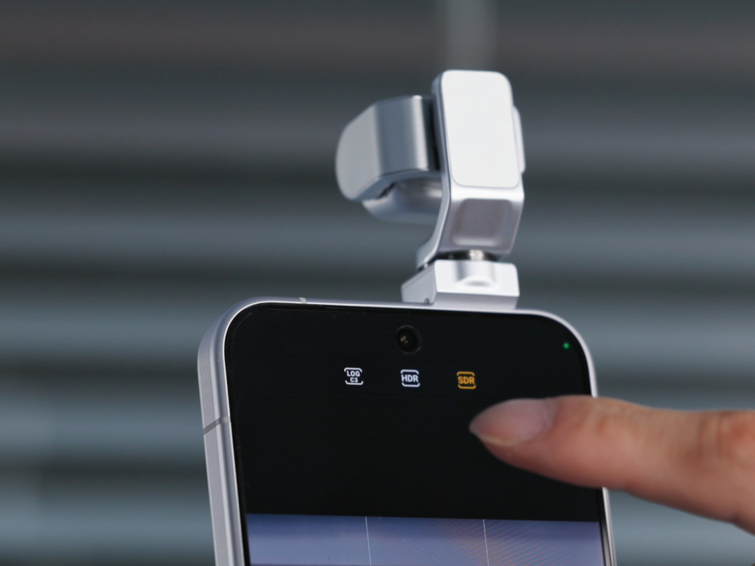 荣耀RobotPhone首销秒空,8月25日再开售:9999元值不值,先看这三个争议