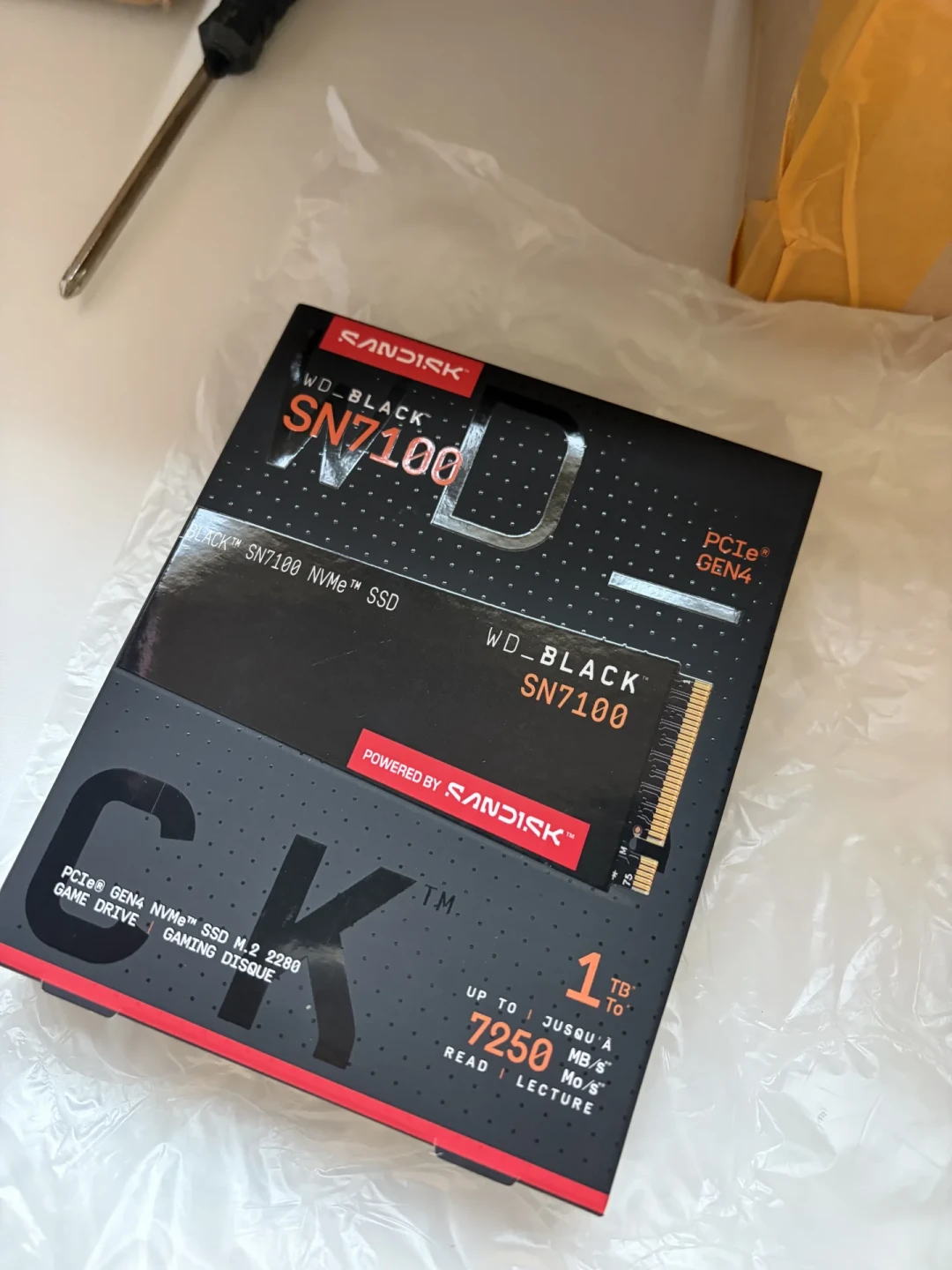 1TB 从三百多涨到近千:SSD 涨价潮里,WD_BLACK 用户的钱该怎么花