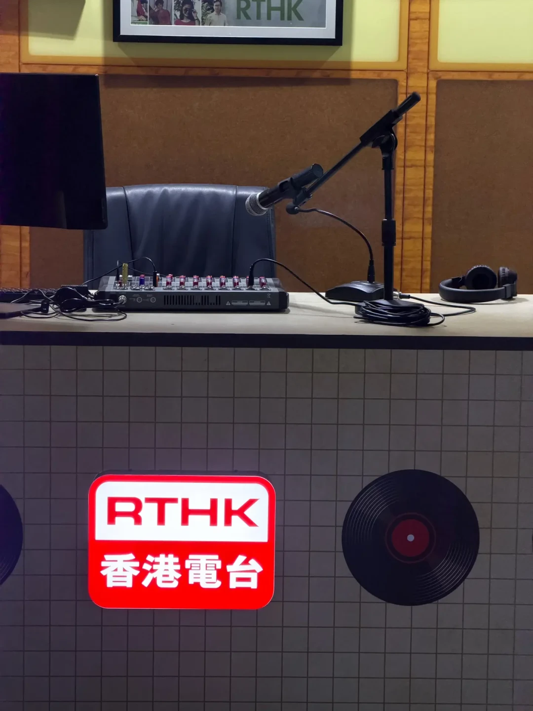 他写过《浪子心声》的词,也写过《Monica》的词:黎彼得走了,这份港乐收听清单值得存