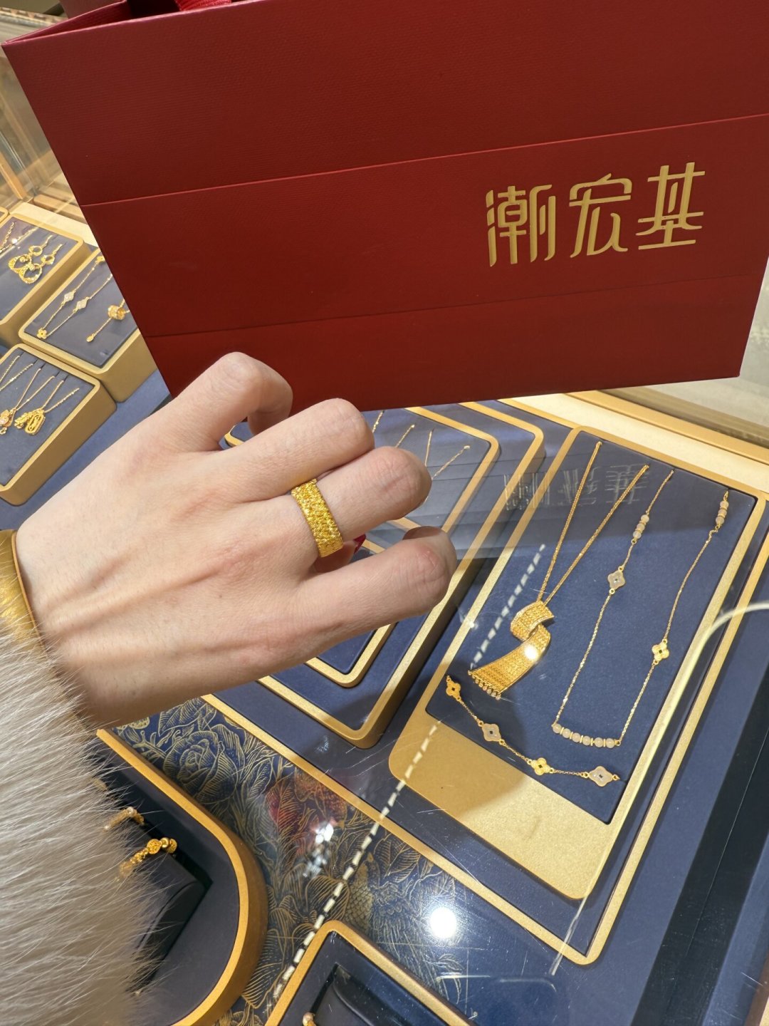 买花丝金饰前,先把这三层账算清楚:工费最低15元/克,老铺回收却打6折