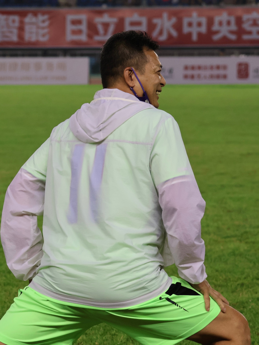 黄日华