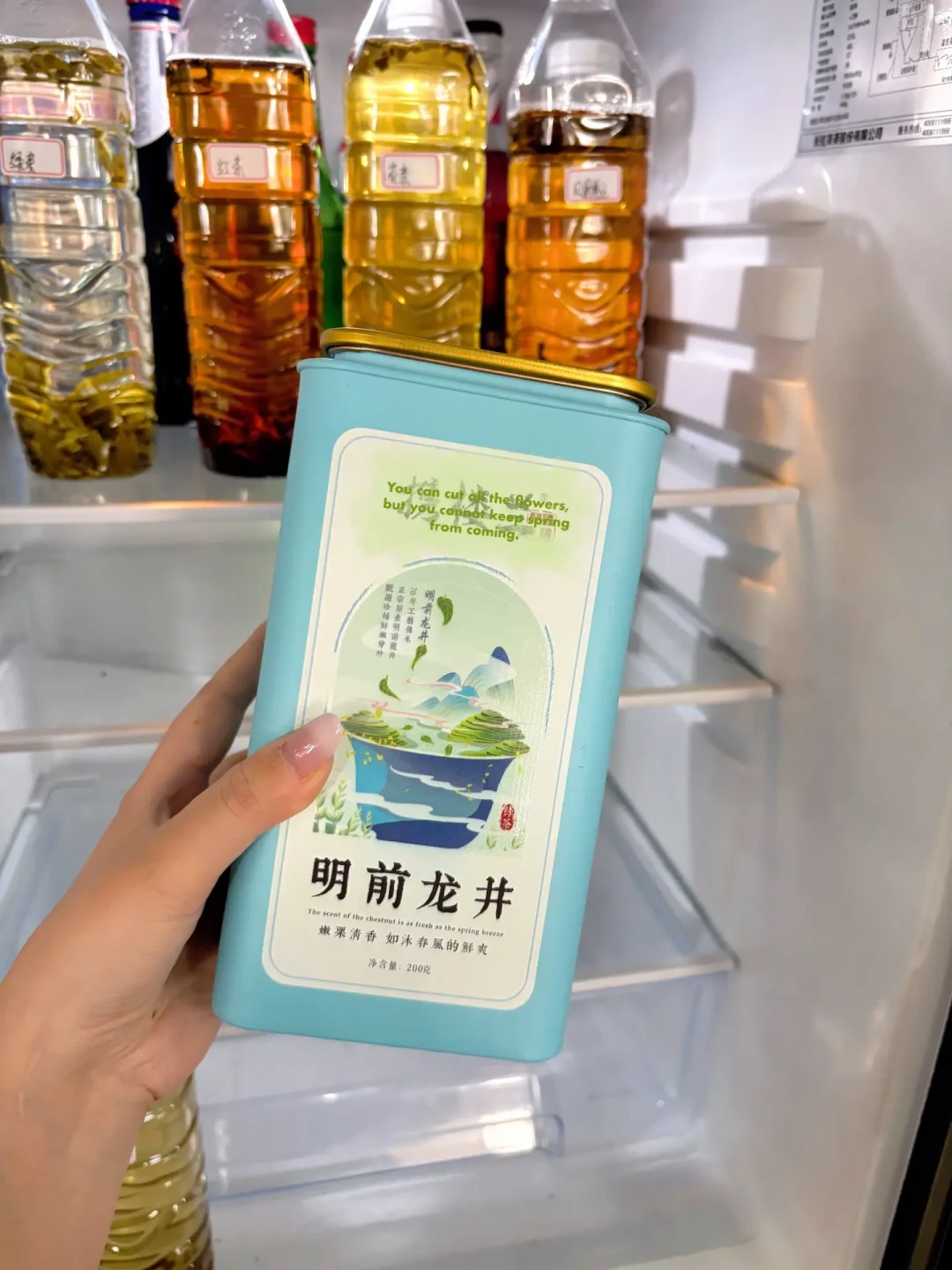「冷泡一晚上=隔夜茶,有毒?」那篇4.5L的帖412条评论吵翻了:对完全网100多篇帖和4组实验,冷泡茶的安全时间、泡法表和4条红线一次说清