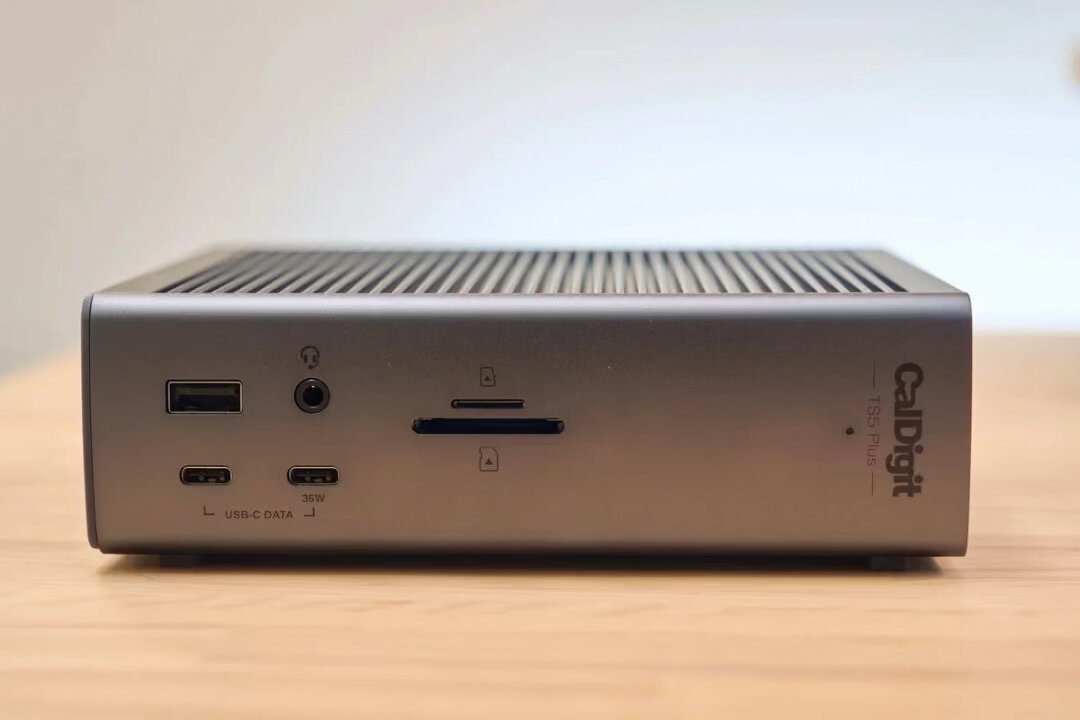 CalDigit TS5 Plus 卖 4399 元,TS4 老用户却说“再战三年”:2026 年到底谁该换雷电 5 扩展坞