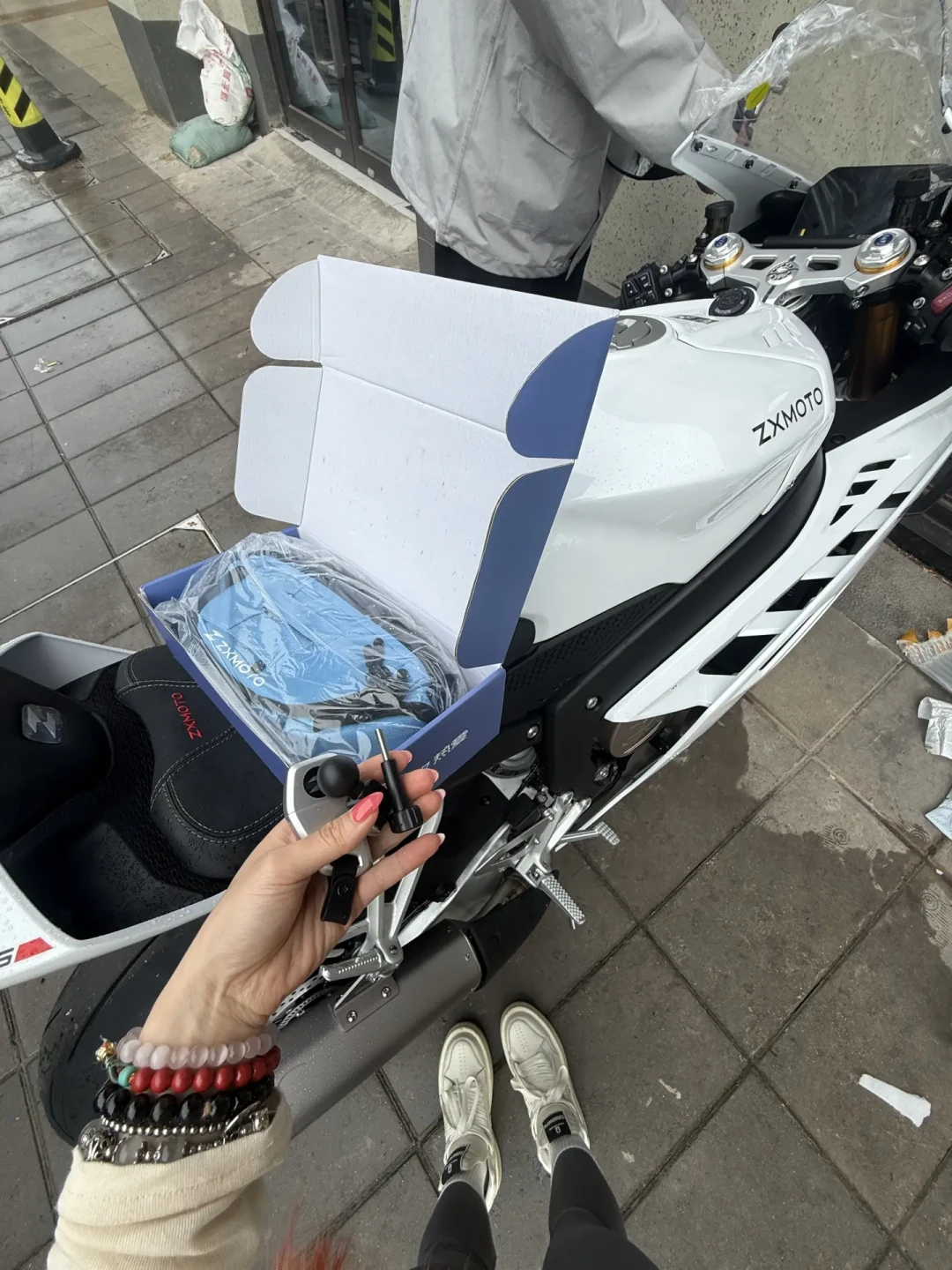 张雪820RR:半年两次召回、提车明显松动,现在该出手吗