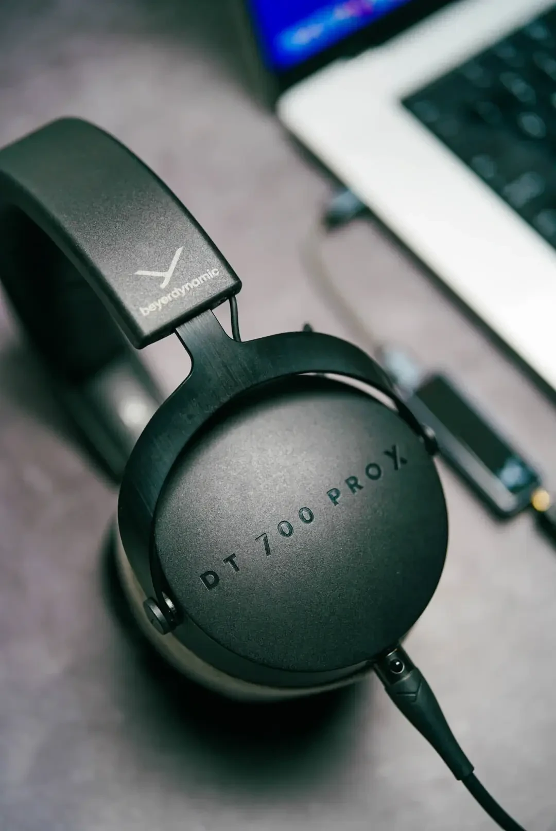 开学季宿舍HiFi冷水指南:桌子不到60cm还限功率,把四个平台的信号核了一遍,99到2900元的钱该这么花