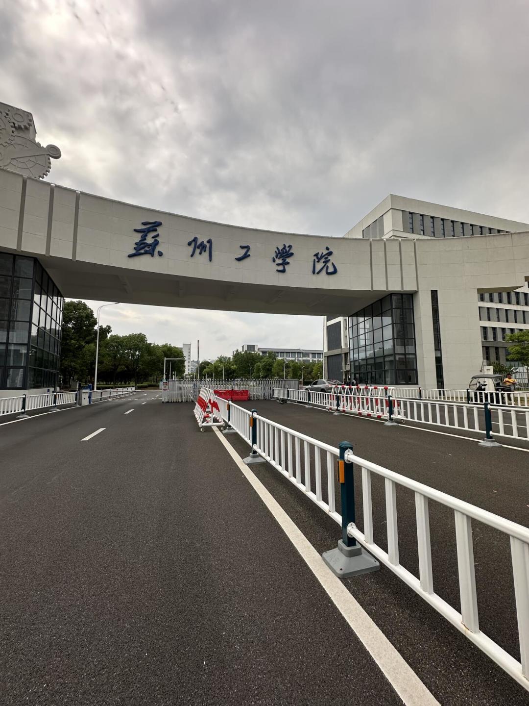 西门子杯决赛刚收官:AI代码被严查、省特遍地走,明年还值得参加吗?