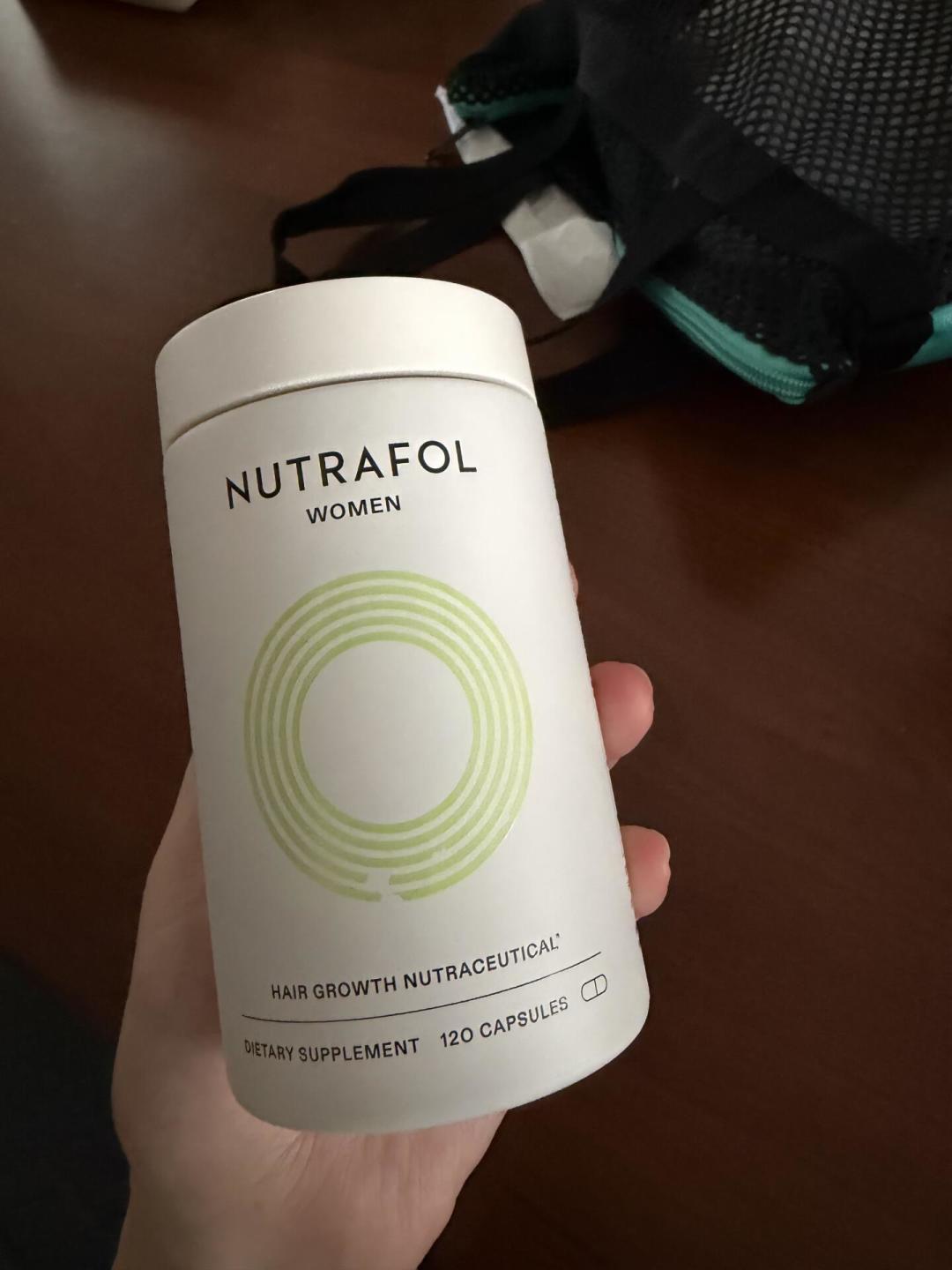Nutrafol一瓶800-900元,是