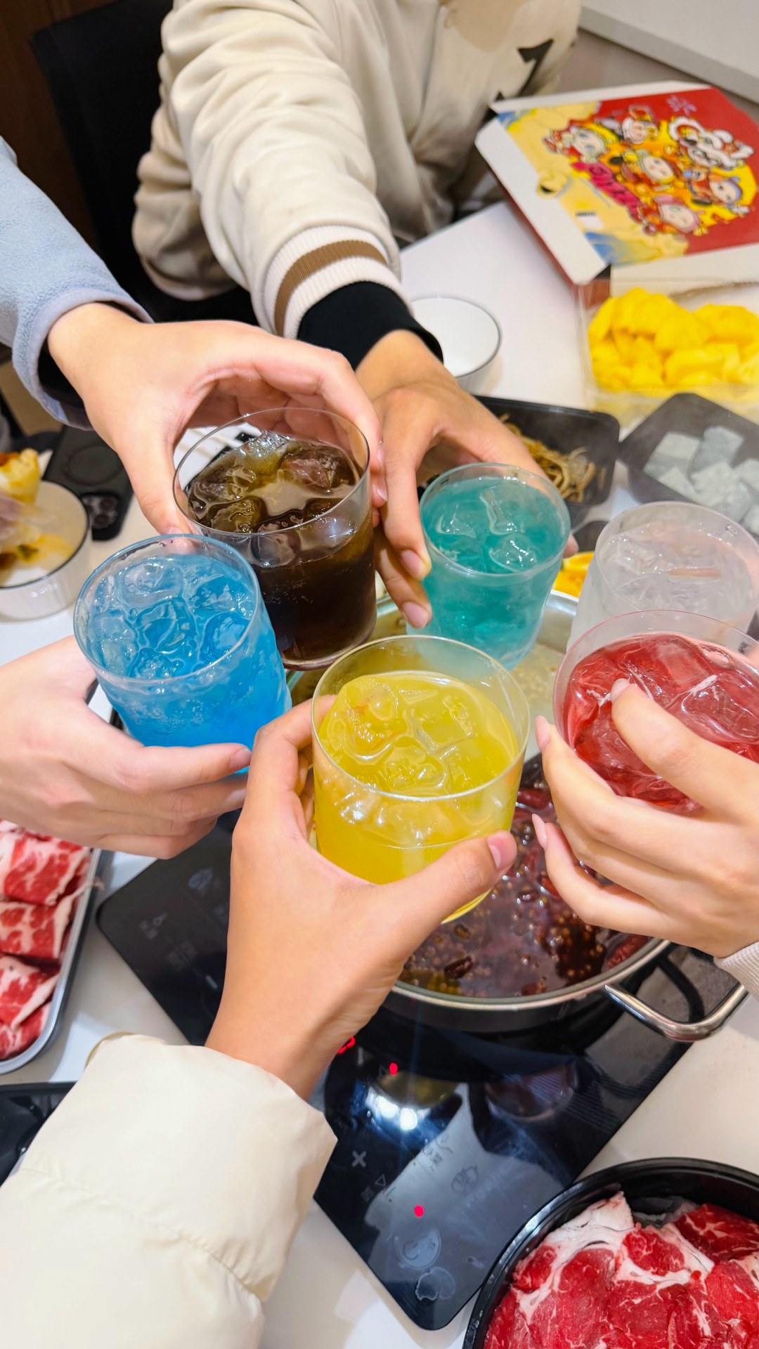 买了基酒却调不出酒?看完十几篇全网家庭调酒攻略:该补的不是酒,是混饮配料