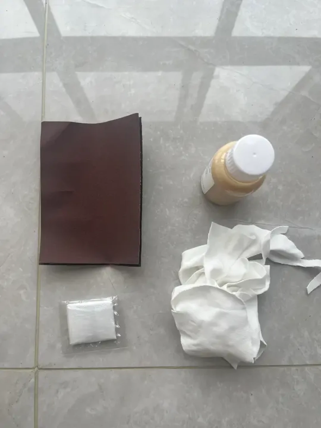 儿童床被检出铅超标10倍，大家都在盯表面那层漆：我翻完三个平台的木蜡油帖子，把这张选择表整理出来了