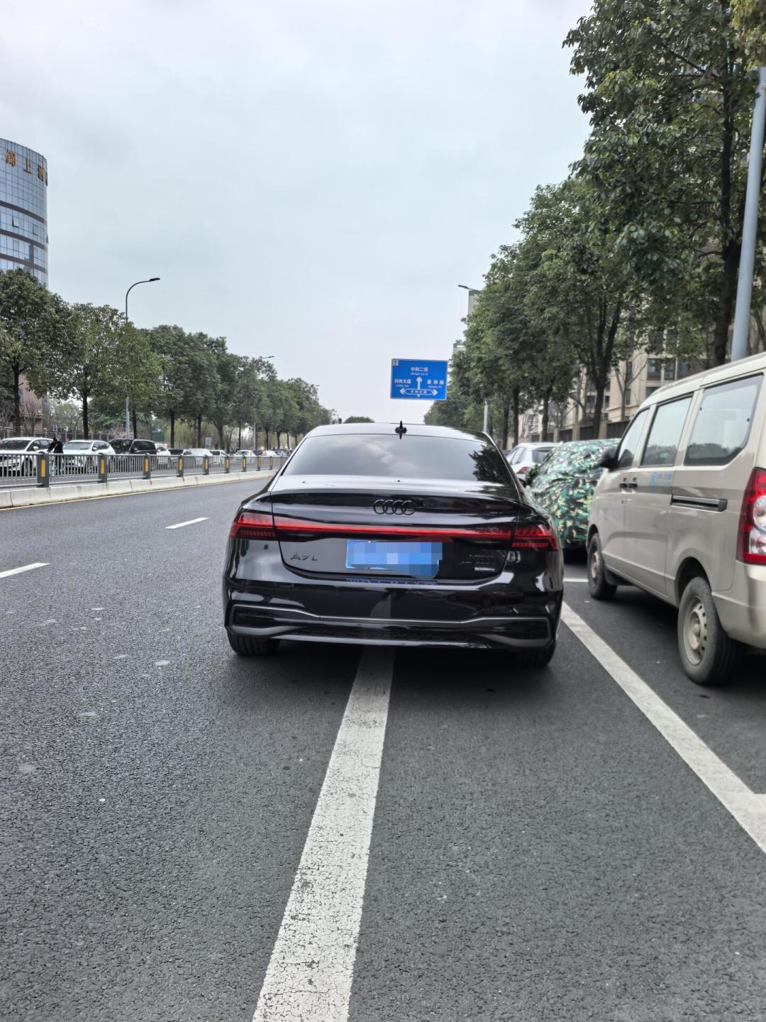 A7L砍到29.99万权益价，旅行版项目也没了：这台最被争议的奥迪，末代抄底值不值？