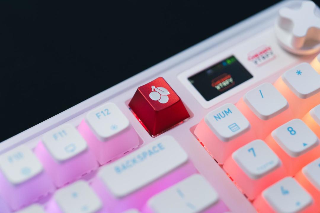 樱桃的第一把98配列键盘卖满20个月：从1099元到695元，我把PIXIU 98的拆解、改装和售后吐槽帖都翻了一遍，聊聊它到底适合谁