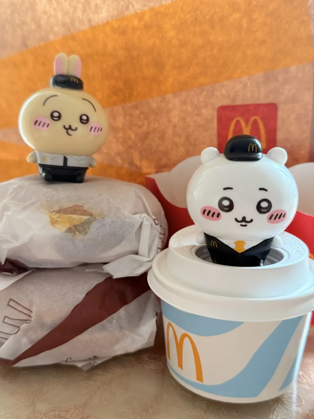麦当劳×chiikawa玩具，开售日39.9元一个，如今全套8款不到80元：距9.1结束还剩13天，吃集还是直接买？