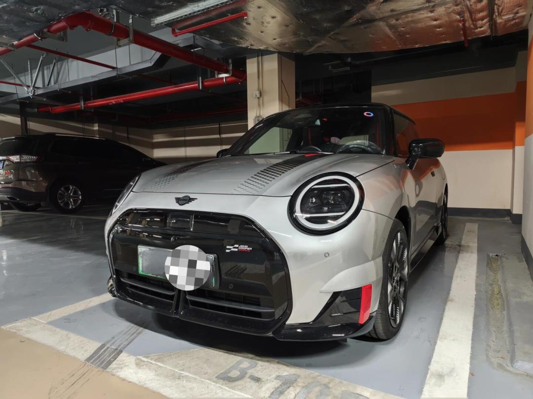 同样是JCW,电动22.48万、燃油30.58万:扒完全网车主真实反馈,才知道该选哪台