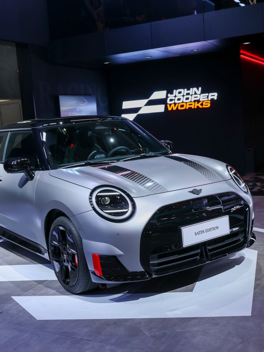 同样是JCW,电动22.48万、燃油30.58万:扒完全网车主真实反馈,才知道该选哪台