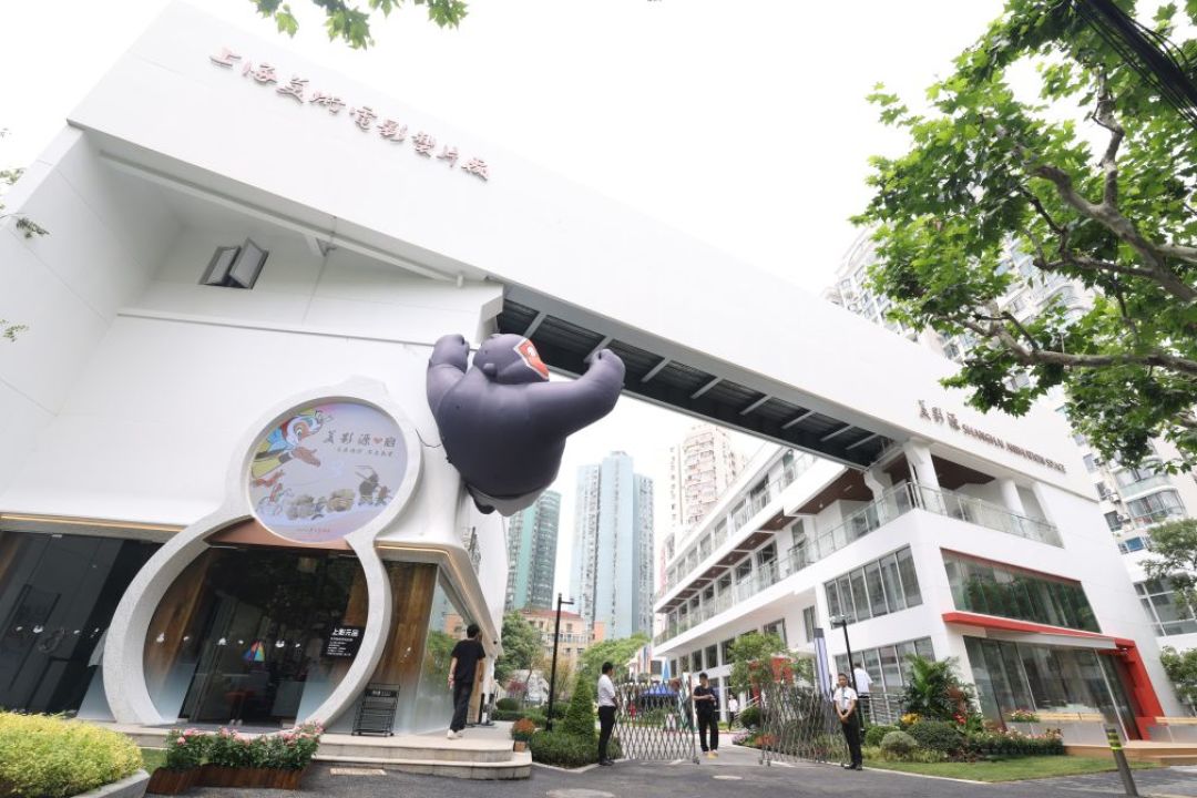 《牛来》前10天卖了7705元，现在预测票房奔着1亿去：60年前《大闹天宫》画了7万张原稿也没赚到钱，我们到底在意难平什么