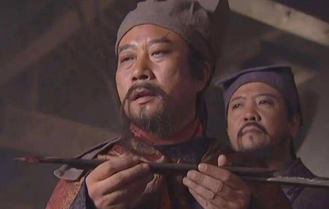 射死晁盖的毒箭上刻着