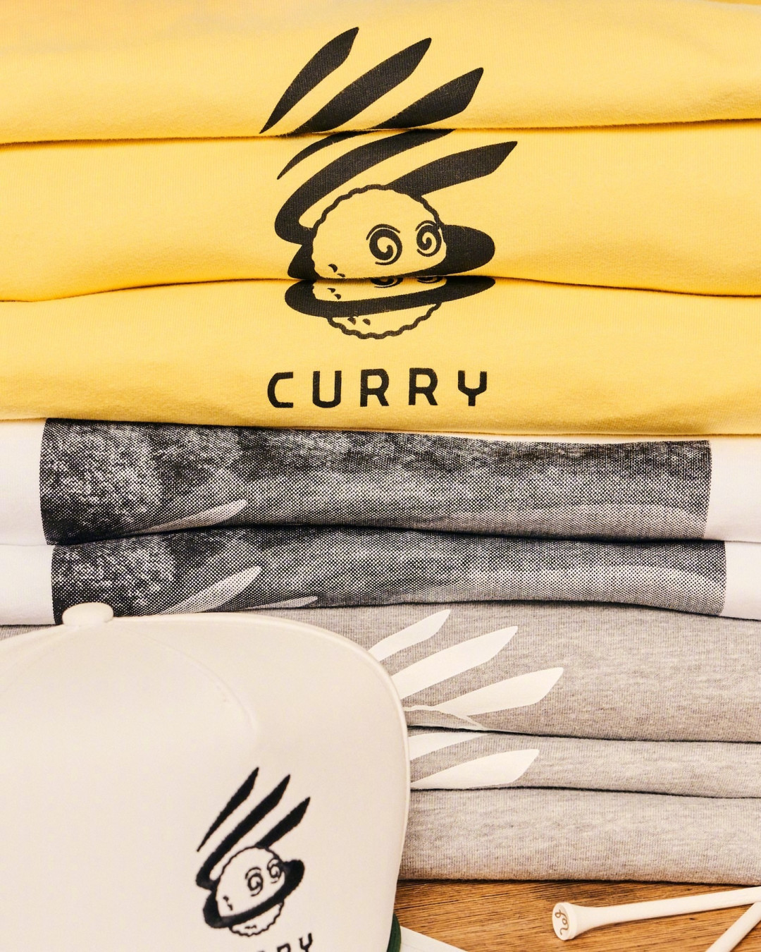 库里签约李宁第77天,先卖断货的不是篮球鞋,是高尔夫装备:Malbon×Curry Brand联名开售,国内想入手先看这三点