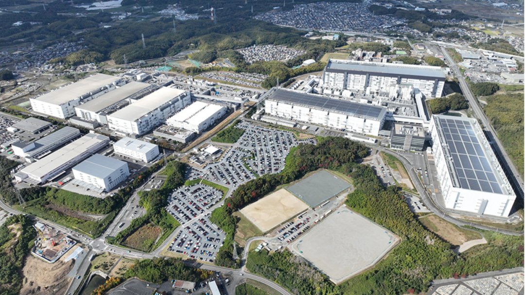 铠侠被长江存储超了、跌到全球第四？先别急着感慨：这个“第三”是按出货量算的，营收榜上完全是另一个故事