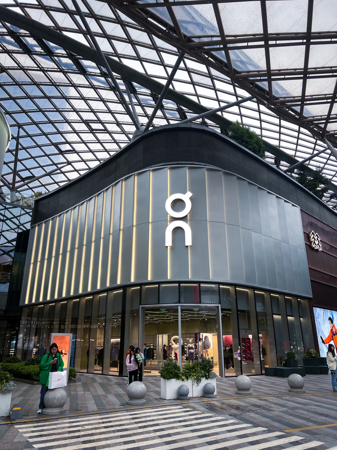 昂跑半年卖了近140亿,假货也跟着来了:捡漏前先认清这三条线