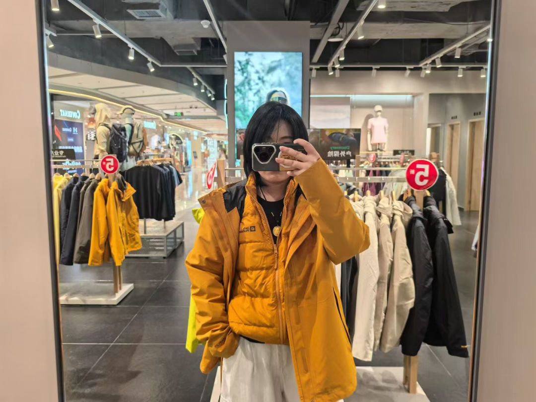 狼爪的中国门店从700家跌到只剩38家，如今又重回万象城、赛格开店：渠道大换血，买家该走哪条路
