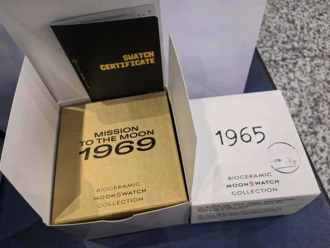 公价4400,金料就近8000,eBay拍出1.7万美元:MoonSwatch 1969金表,现在追是捡漏还是接盘?