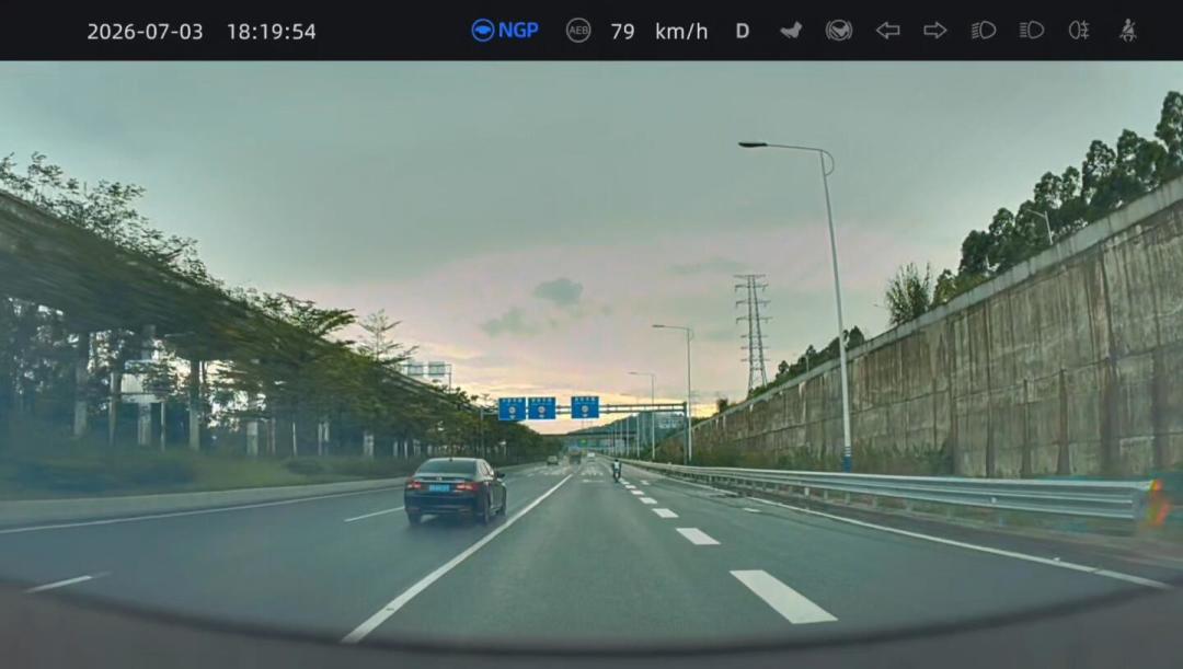 从路灯影子急刹到没刹车撞货车，小鹏第二代VLA的能力边界到底有多大