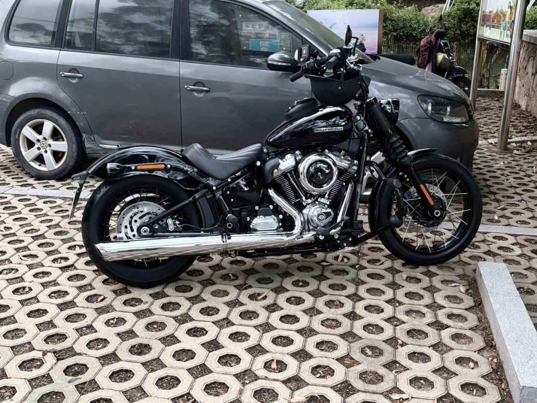 花10万改装,卖车时一句“白送”:翻了20多条哈雷挂牌帖,整理出改装保值4个档次
