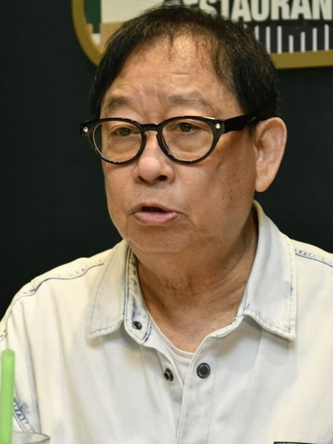 黎彼得去世:整理完这份名单才明白,许冠文电影里的主题曲,原来是“三个人写的”