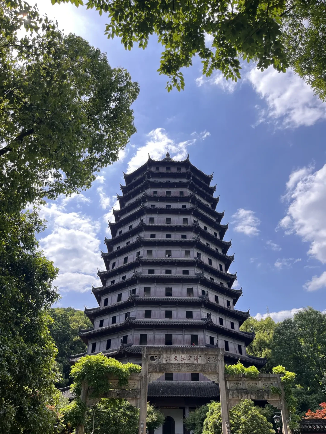 武松拍了桌子，李逵撕了诏书，鲁智深要散伙：梁山反招安阵容不弱，为什么没拦住宋江？