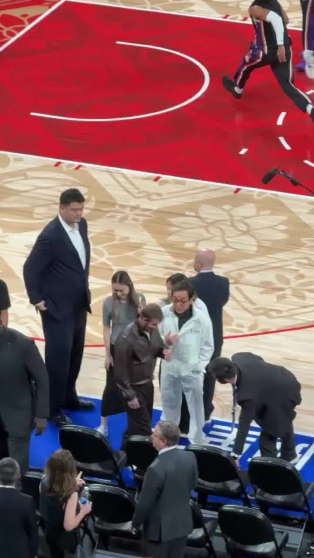 姚明的NBA退休金,有人说每月1838美元,有人写1633:把9年球龄代进公式,两个数都对