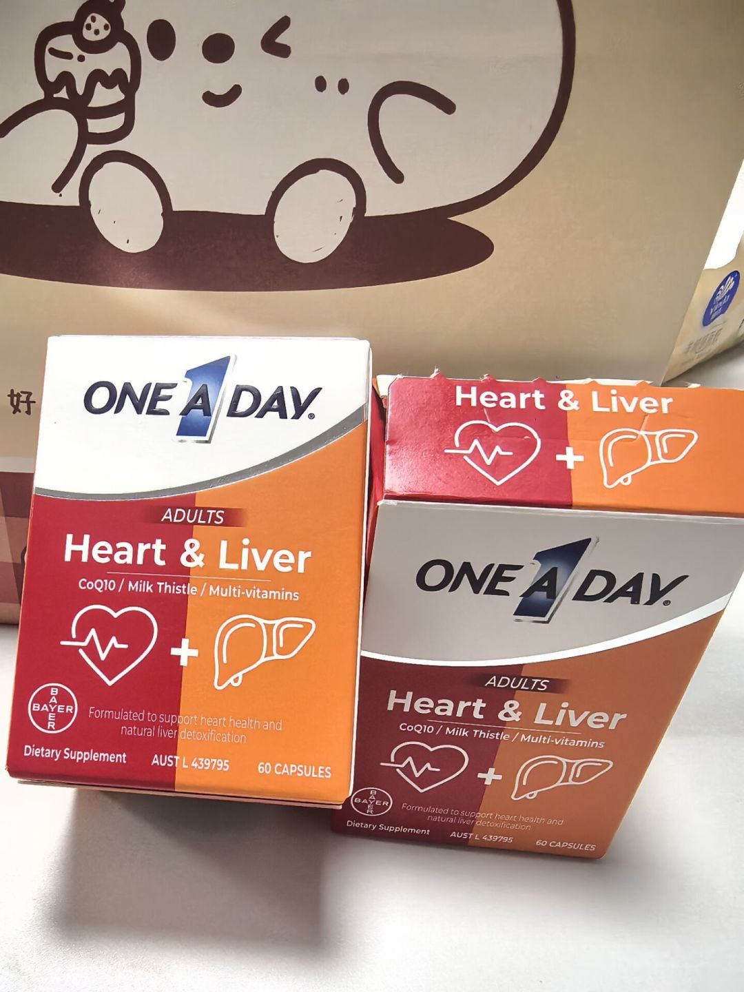 拜耳One A Day直播间卖爆、一堆人却在盲买：翻完心肝宝、小马达、氨糖钙、鱼油全线，哪瓶值得买、哪瓶易交智商税、怎么买正品，一次讲清