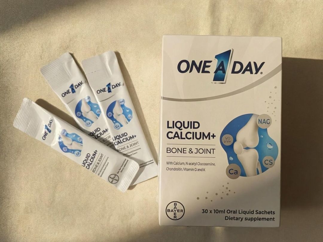 拜耳One A Day直播间卖爆、一堆人却在盲买：翻完心肝宝、小马达、氨糖钙、鱼油全线，哪瓶值得买、哪瓶易交智商税、怎么买正品，一次讲清