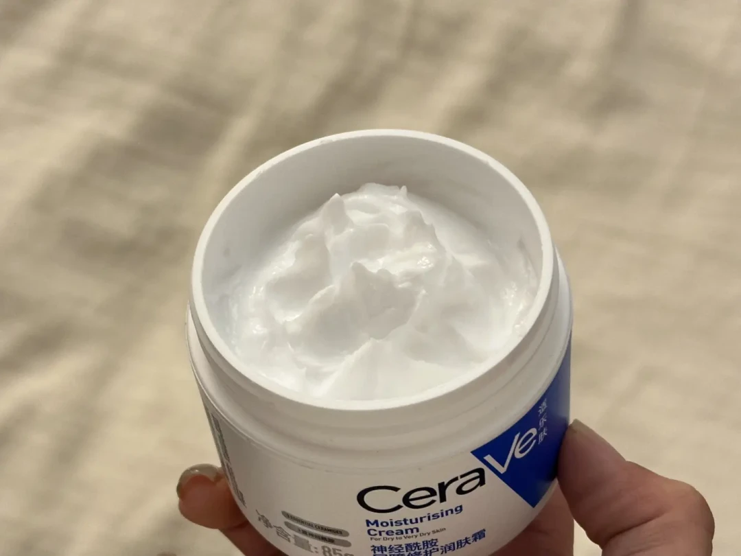 没有“逆光疹”这种皮肤病:脸上的小疙瘩分4条路,只有一条能刷酸