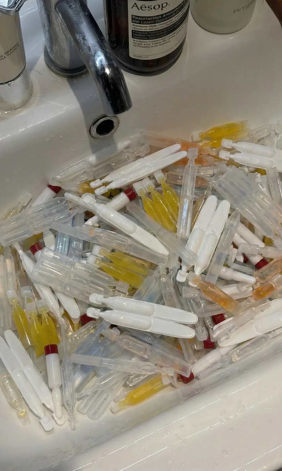 一条次抛等于一次水光针?翻了2篇论文和10多个品牌的配料表,我把PDRN的三笔账算清了