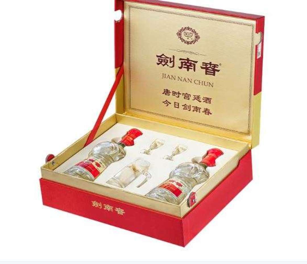 茅台涨到1753元、五粮液划线800元,剑南春却只动了1块钱:水晶剑锁在406元,备中秋酒的人可以放心了