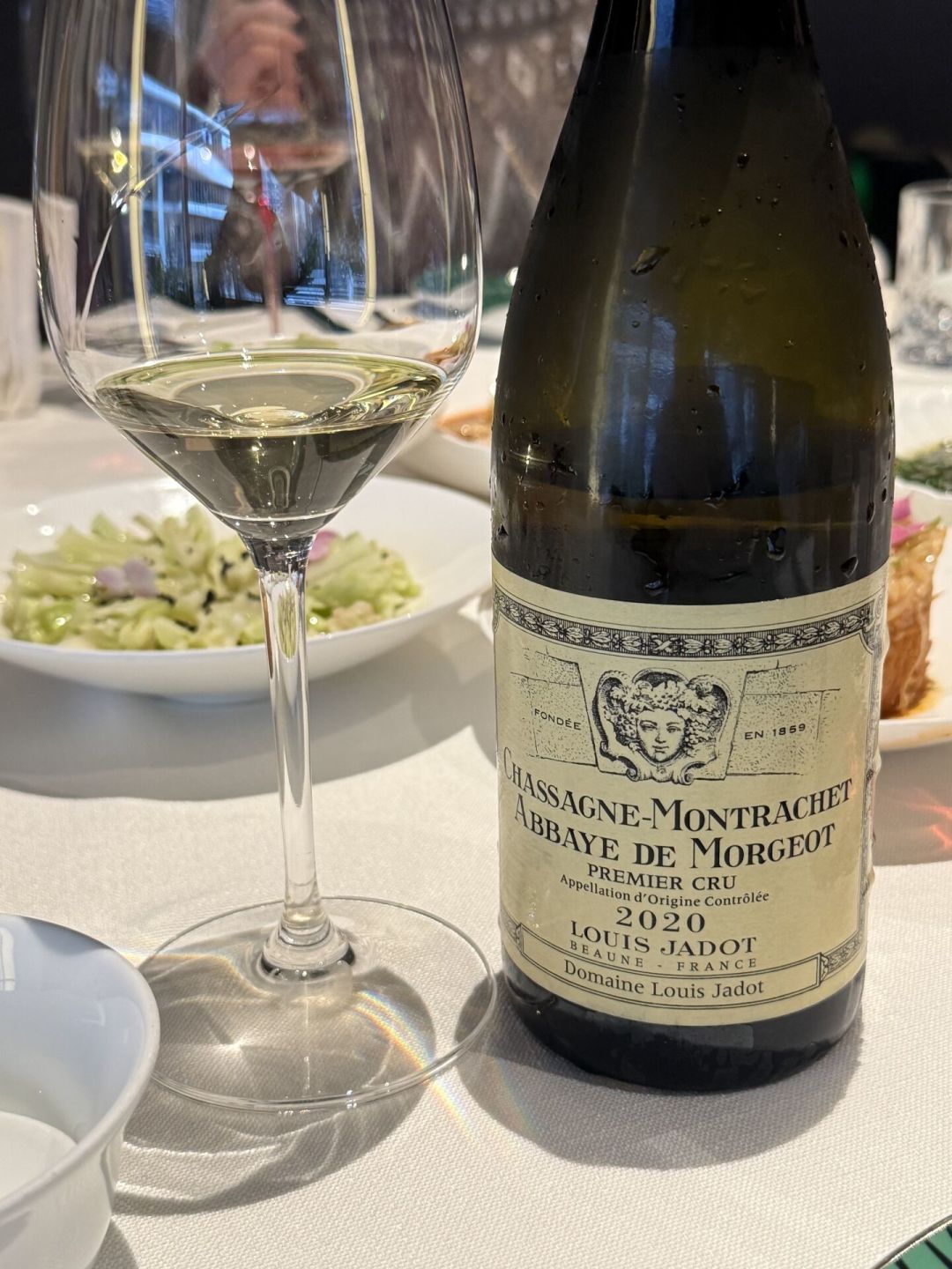 路易亚都被罚10万欧元,但酒不是“假的”:勃艮第“Domaine”酒标规则生变,以后买酒怎么看?