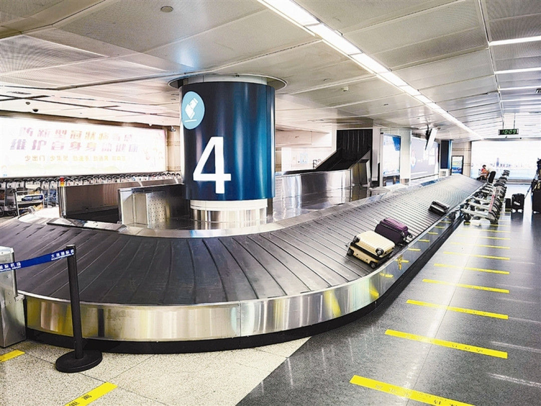 国航CA911旅客滑行时收到短信:行李没跟上。国际航线行李延误的三个硬时限和赔偿上限,出发前最好先知道
