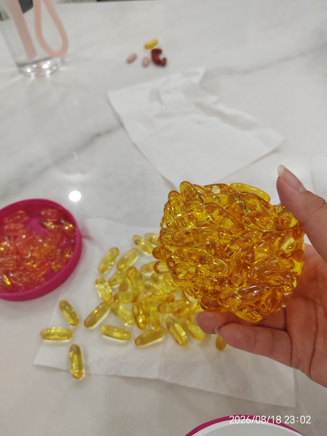 322元鱼油长黑点、月见草粘成坨:八月斯维诗软胶囊热化了还能吃吗,99大促囤货前先看清