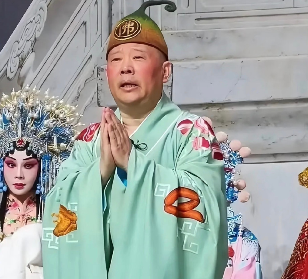 西安延期,烟台取消:都在讨论郭德纲被举报谁压力最大,却没几个人算清到底谁在买单