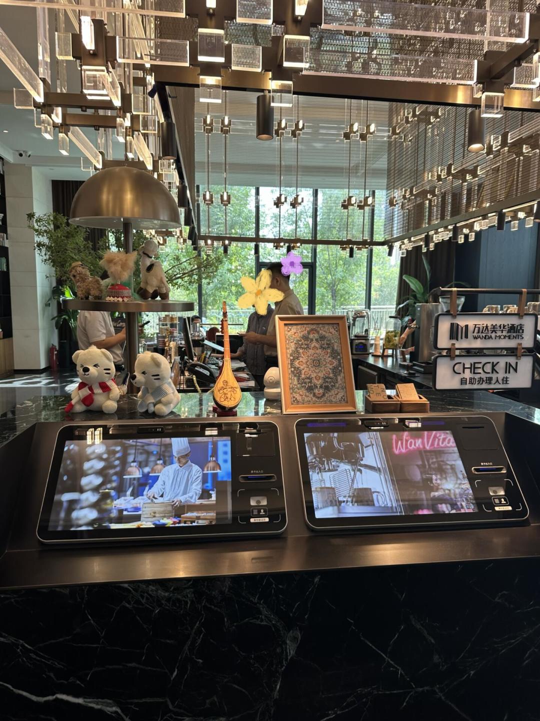 万达酒店开业突破300家,「300店全球礼遇计划」上线:冰箱贴白拿、房券能抽,值不值得冲?