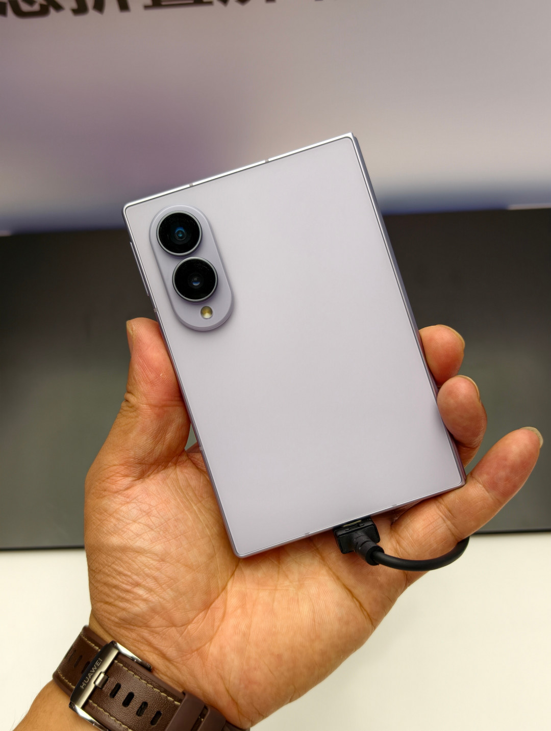 Fold8开卖两周，适配是最分裂的争议：哪些App现在就能用、不好用的怎么救，买前先看这份盘点