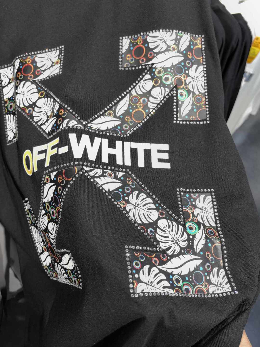 Off-White回来了：I.T接手开店、明星集体上身，199元清仓却也满天飞，这波该怎么买？