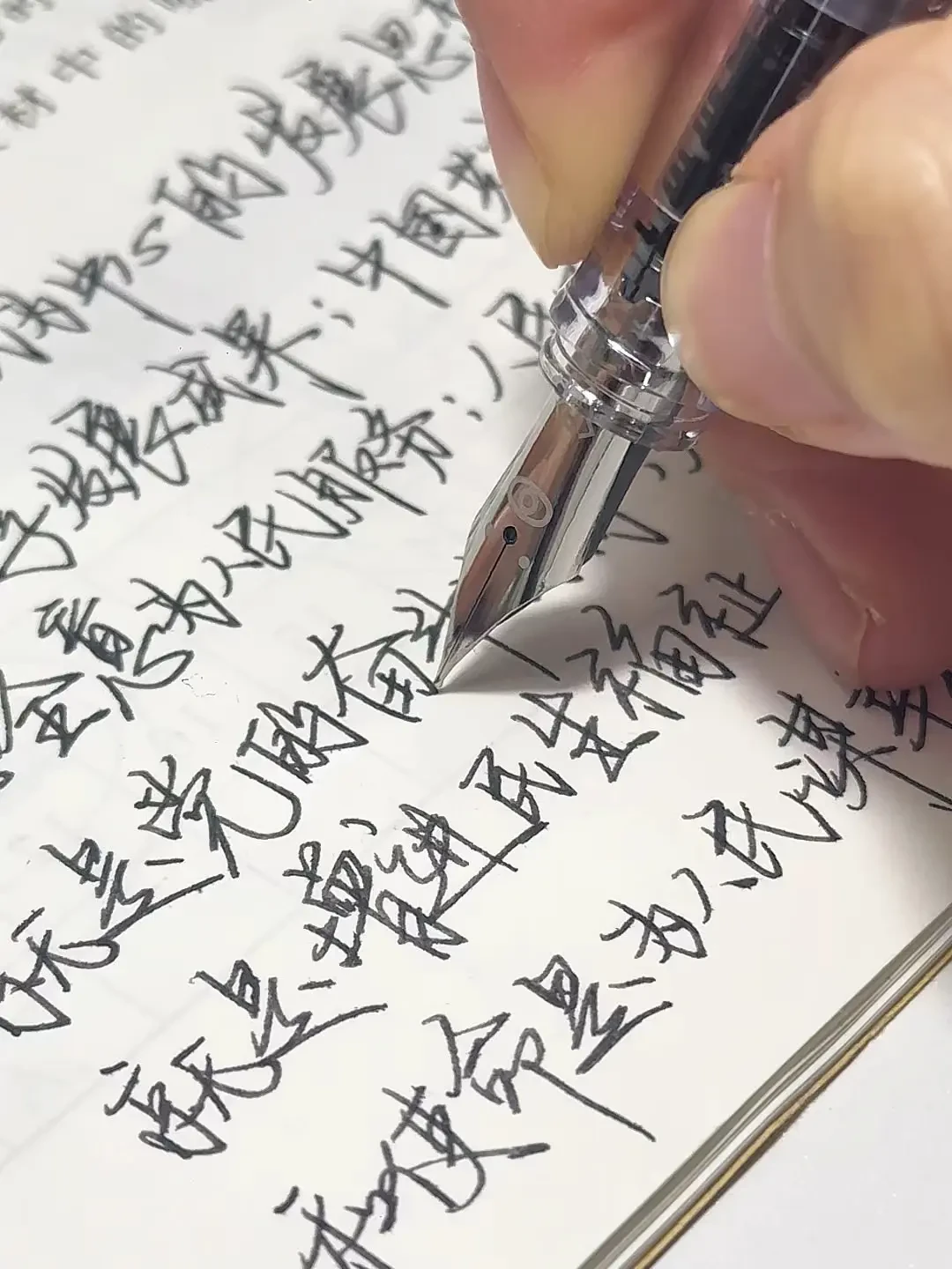 别急着给娃买开学钢笔：家长抢着买的正姿笔，恰是钢笔圈老玩家劝退的