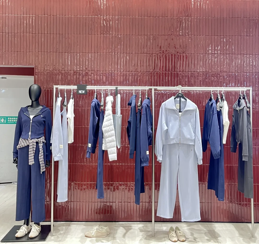 在ONLY试了早秋新款，线上查价便宜一半多：下单前先确认是不是